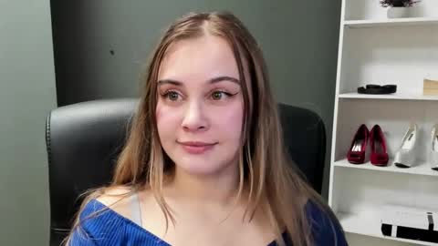 Snapshot of playgirl_valeria chatting on February 23, 10:07 pm Valeria online show from February 23, 10:07 pm