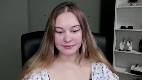 Snapshot of playgirl_valeria chatting on March 12, 9:54 pm Valeria online show from March 12, 9:54 pm