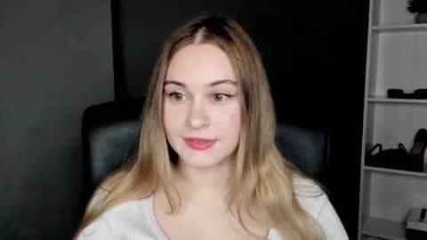 Snapshot of playgirl_valeria chatting on March 22, 9:51 pm Valeria online show from March 22, 9:51 pm