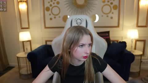 Lana online show from November 29, 11:30 pm