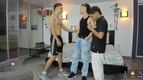   online show from October 5, 11:13 pm