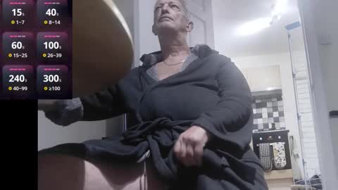 Play Me online show from October 20, 11:38 pm