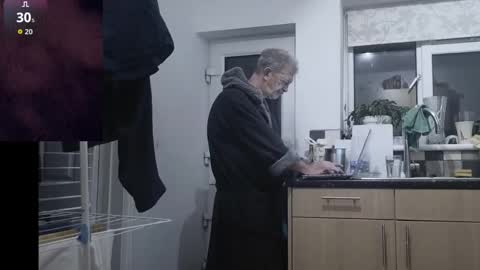 Play Me online show from November 16, 3:23 am