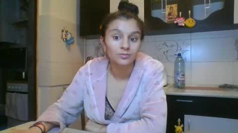Snapshot of pleas3s_sweet chatting on March 2, 9:32 pm pleas3s_sweet online show from March 2, 9:32 pm