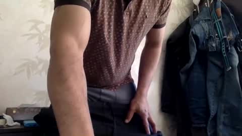 Snapshot of please615167 chatting on April 2, 12:14 pm please615167 online show from April 2, 12:14 pm