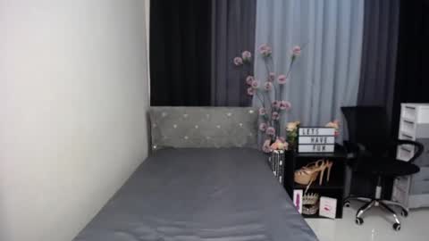 LAUREEN online show from October 15, 8:03 am