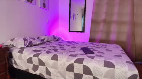 Snapshot of pleasurecompany chatting on December 15, 3:00 am sergio natalie online show from December 15, 3:00 am