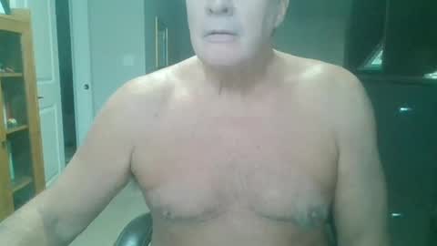 Snapshot of pleeeezeher chatting on December 29, 6:05 pm pleeeezeher online show from December 29, 6:05 pm