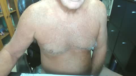 Snapshot of pleeeezeher chatting on December 21, 5:42 pm pleeeezeher online show from December 21, 5:42 pm