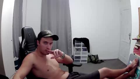 plkrisztian online show from September 28, 4:01 pm