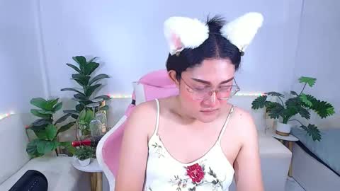 Ploysai online show from September 22, 11:45 am