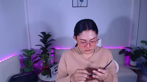 Ploysai online show from October 21, 8:59 am