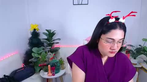 Ploysai online show from November 30, 3:43 am