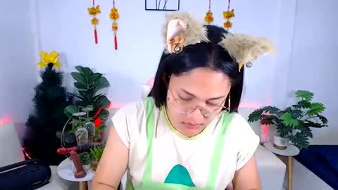 Ploysai online show from March 15, 1:50 pm