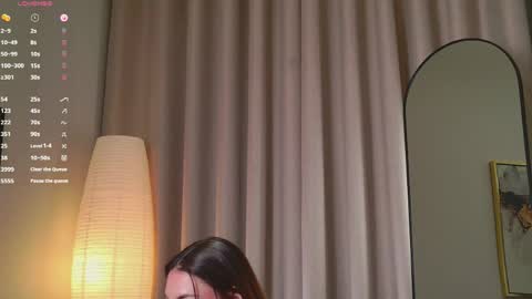 Snapshot of plsbemydaddy_ chatting on April 19, 6:10 pm Amelie online show from April 19, 6:10 pm