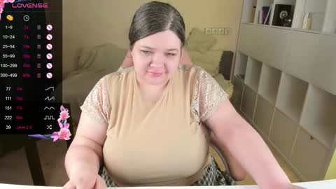 Alice online show from November 18, 3:49 pm