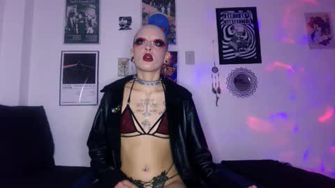    online show from November 13, 10:52 pm