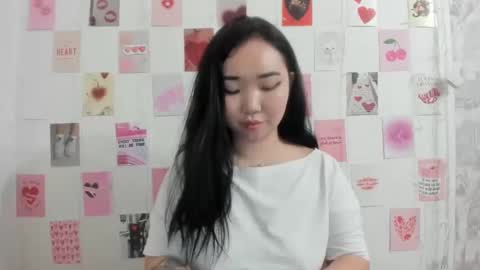 Snapshot of pocahontas654 chatting on February 19, 1:17 pm Erica online show from February 19, 1:17 pm