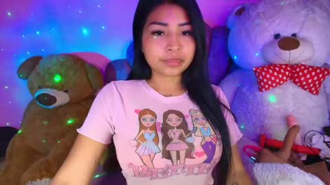 Snapshot of pocahontas_cute chatting on May 12, 10:23 am Nicole online show from May 12, 10:23 am