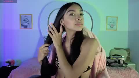 Snapshot of pocahontas_moon chatting on June 30, 3:13 pm Pocahontas online show from June 30, 3:13 pm