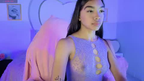 Snapshot of pocahontas_moon chatting on July 9, 3:38 pm Pocahontas online show from July 9, 3:38 pm