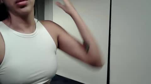 Snapshot of pocassexy chatting on February 16, 1:46 am pocahontas online show from February 16, 1:46 am