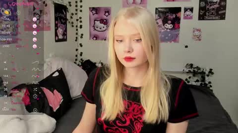Snapshot of pocet_barbie chatting on January 15, 9:24 am Mary online show from January 15, 9:24 am