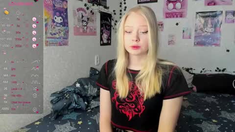 Snapshot of pocet_barbie chatting on January 29, 3:33 am Mary online show from January 29, 3:33 am