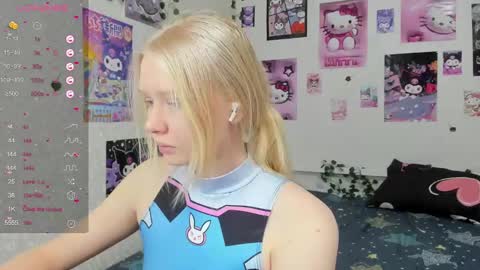 Snapshot of pocet_barbie chatting on February 1, 3:30 am Mary online show from February 1, 3:30 am