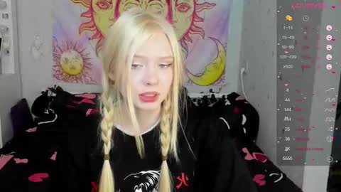 Snapshot of pocet_barbie chatting on September 23, 1:14 pm Mary online show from September 23, 1:14 pm