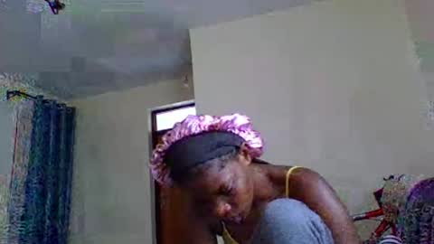 Snapshot of poison002 chatting on February 24, 8:45 am sexxyrose online show from February 24, 8:45 am