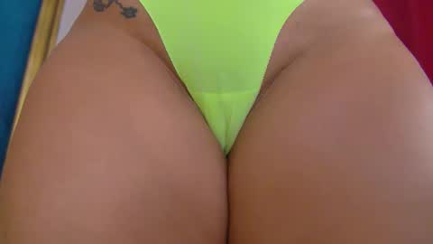 Snapshot of poison_milf_ chatting on September 21, 4:36 am poison_milf_ online show from September 21, 4:36 am