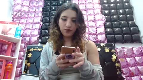 Snapshot of poisondost_hot chatting on October 18, 1:34 pm Aleja online show from October 18, 1:34 pm