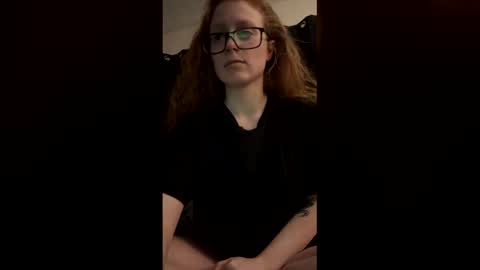 Snapshot of poisonivyy95 chatting on March 14, 2:28 am poisonivyy95 online show from March 14, 2:28 am