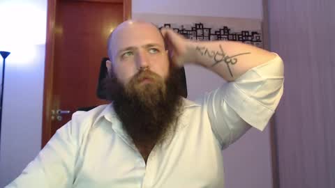 Snapshot of polar_bear91 chatting on February 25, 5:19 am Bear online show from February 25, 5:19 am