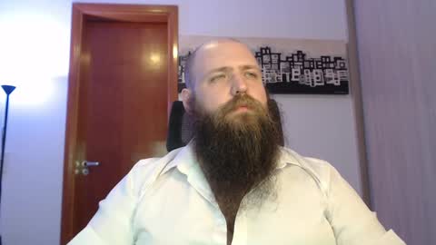 Snapshot of polar_bear91 chatting on February 27, 12:21 am Bear online show from February 27, 12:21 am