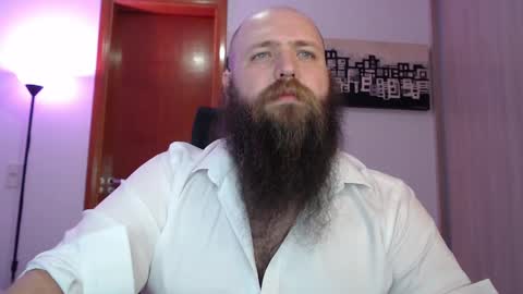 Snapshot of polar_bear91 chatting on March 4, 2:06 am Bear online show from March 4, 2:06 am