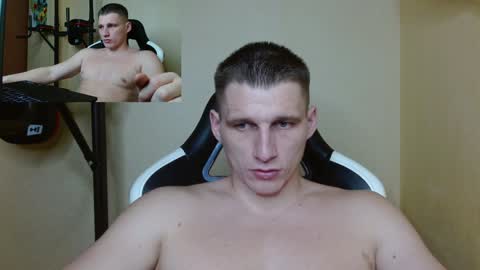 Snapshot of poliglotjoe chatting on December 24, 3:16 am Poliglot online show from December 24, 3:16 am