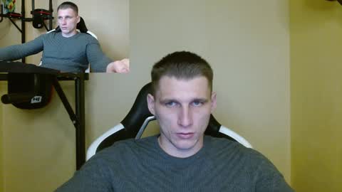 Snapshot of poliglotjoe chatting on December 27, 6:24 am Poliglot online show from December 27, 6:24 am