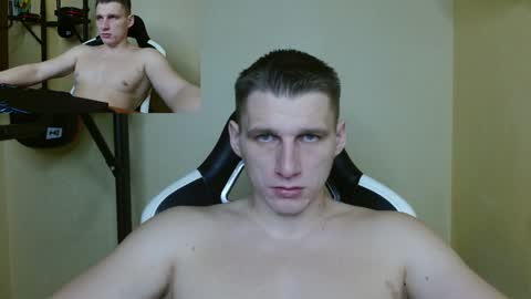 Snapshot of poliglotjoe chatting on December 28, 5:44 am Poliglot online show from December 28, 5:44 am