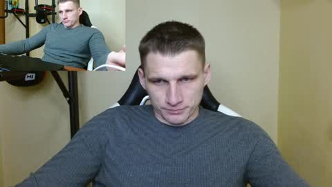 Snapshot of poliglotjoe chatting on December 29, 6:03 am Poliglot online show from December 29, 6:03 am