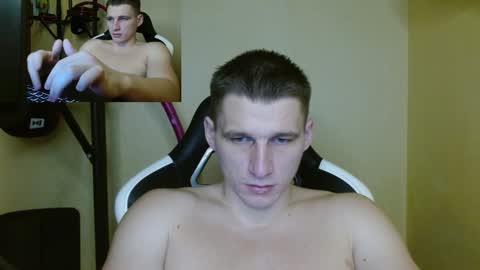 Snapshot of poliglotjoe chatting on December 31, 12:21 am Poliglot online show from December 31, 12:21 am