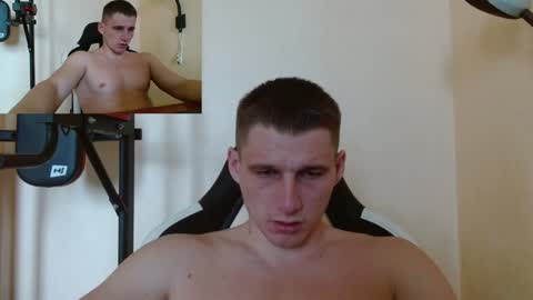 Snapshot of poliglotjoe chatting on January 10, 12:04 pm Poliglot online show from January 10, 12:04 pm