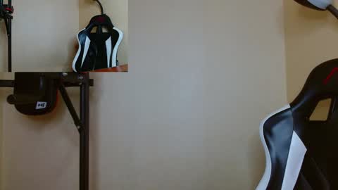 Snapshot of poliglotjoe chatting on January 14, 8:52 am Poliglot online show from January 14, 8:52 am