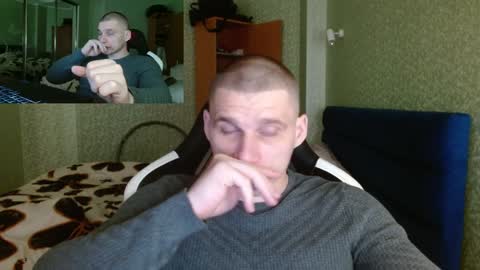 Snapshot of poliglotjoe chatting on January 25, 1:19 pm Poliglot online show from January 25, 1:19 pm