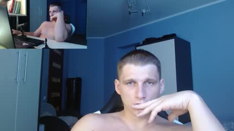 Snapshot of poliglotjoe chatting on September 17, 7:21 am Poliglot online show from September 17, 7:21 am