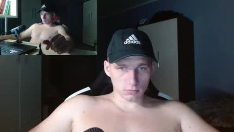 Snapshot of poliglotjoe chatting on September 19, 9:59 pm Poliglot online show from September 19, 9:59 pm