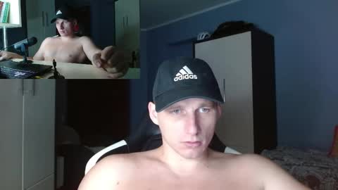 Snapshot of poliglotjoe chatting on September 21, 12:12 am Poliglot online show from September 21, 12:12 am