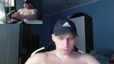 Snapshot of poliglotjoe chatting on September 22, 4:14 am Poliglot online show from September 22, 4:14 am