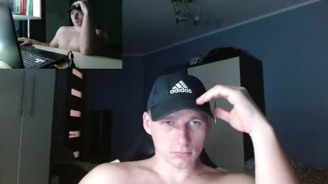 Snapshot of poliglotjoe chatting on September 23, 2:14 am Poliglot online show from September 23, 2:14 am